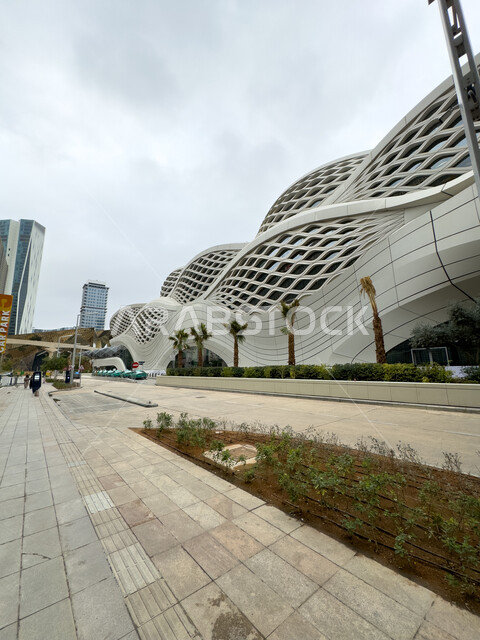 التطوير والتقدم الحضاري وتحسين البنية التحتيه، محطات المترو والقطار السريع, مركز الملك عبد الله المالي ( كافد ) في المملكة العربية السعودية ، الفن الهندسي المعماري على الطراز الحديث لمحطة مترو الرياض، معلم سياحي مشهور