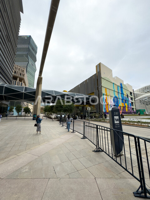 الفن الهندسي المعماري على الطراز الحديث والمتطور لأبراج مدينة الملك عبدالله المالية كافد في الرياض، الوجهة الرئيسية للمال والاعمال، تحقيق النهضة الاقتصادية والتجارية، النمو والتقدم العمراني لناطحات السحاب في المملكة العربية السعودية