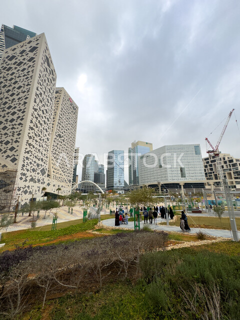 النمو والتقدم العمراني لناطحات السحاب في المملكة العربية السعودية، تحقيق النهضة الاقتصادية والتجارية، الفن الهندسي المعماري على الطراز الحديث والمتطور لأبراج مدينة الملك عبدالله المالية كافد في الرياض، الوجهة الرئيسية للمال والاعمال