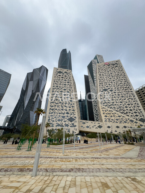 الوجهة الرئيسية للمال والاعمال, الفن الهندسي المعماري على الطراز الحديث والمتطور لأبراج الملك عبدالله المالية كافد في مدينة الرياض, النمو والتقدم العمراني لناطحات السحاب في المملكة العربية السعودية، تحقيق النهضة الاقتصادية والتجارية