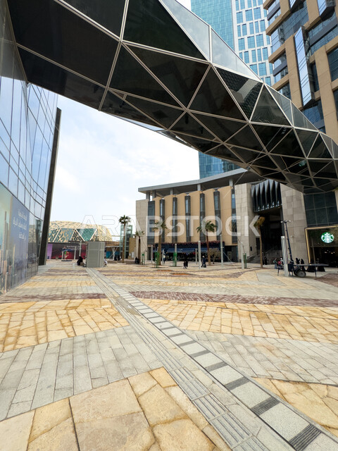 النمو والتقدم العمراني لناطحات السحاب في المملكة العربية السعودية، تحقيق النهضة الاقتصادية والتجارية، الفن الهندسي المعماري على الطراز الحديث والمتطور لأبراج مدينة الملك عبدالله المالية كافد في الرياض، الوجهة الرئيسية للمال والاعمال