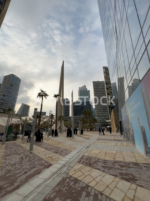 تحقيق النهضة الاقتصادية والتجارية، الفن الهندسي المعماري على الطراز الحديث والمتطور لأبراج مدينة الملك عبدالله المالية كافد في الرياض، الوجهة الرئيسية للمال والاعمال، النمو والتقدم العمراني لناطحات السحاب في المملكة العربية السعودية