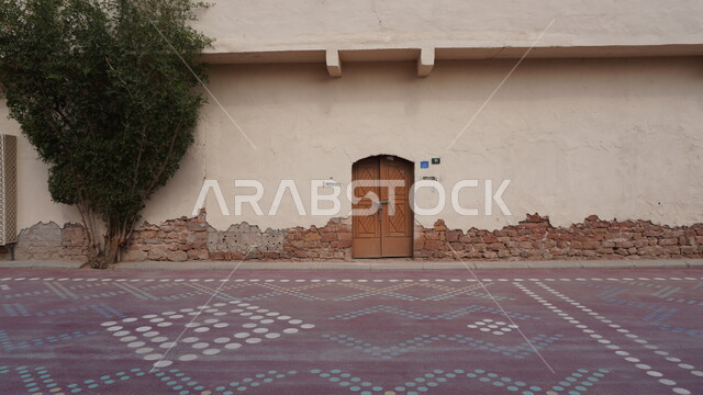 مبنى تاريخي أثري, البيوت الطينية الشعبية في البلدة القديمة, منطقة سياحية مشهورة في المملكة العربية السعودية، مكان لجذب واستقطاب السياح من أنحاء العالم، السياحة في مدينة العلا، الفن الهندسي المعماري على الطراز الطيني القديم