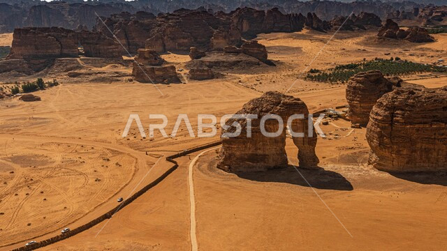 التضاريس في القمم والمرتفعات الجبلية، الاستمتاع في صحاري المملكة, المعالم الاثرية التاريخية القديمة، الجبال والتكوينات الصخرية في المناطق الصحراوية، صخرة الفيل في محافظة العلا في السعودية، الاماكن السياحية المشهورة