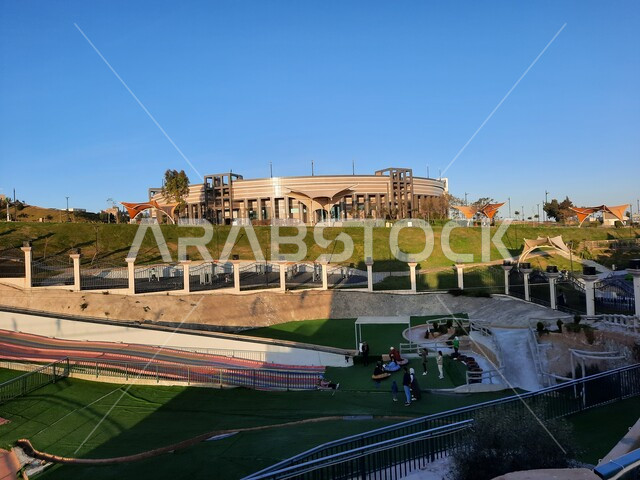 حديقة الأمير حسام في محافظة الباحة، منظر طبيعي متميز في منتزه بالمملكة العربية السعودية، الاهتمام بزراعة النباتات الخضراء في المنتزهات والحدائق العامة، معلم سياحي مشهور، مكان جذب واستقطاب السائحين