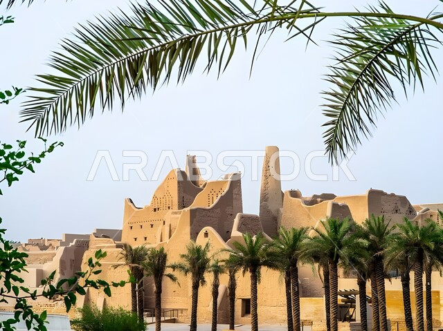  يوم بدينا 1727 م، يوم التأسيس السعودي 22 فبراير، أسوار الدرعية القديمة في مدينة الرياض بالمملكة العربية السعودية، حي الطريف التاريخي في النهار، معلم ثقافي سياحي تاريخي سعودي مشهور