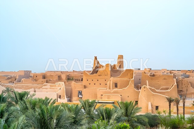  حي الطريف التاريخي في النهار، معلم ثقافي سياحي تاريخي سعودي مشهور، يوم بدينا 1727 م، يوم التأسيس السعودي 22 فبراير، أسوار الدرعية القديمة في مدينة الرياض بالمملكة العربية السعودية