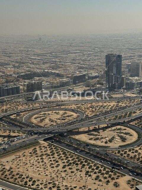  التطور والنمو العمراني المتميز، شبكة الطرق والمواصلات، الفن الهندسي المعماري للابراج وناطحات السحاب في مدينة الرياض في المملكة العربية السعودية في النهار, معالم سياحية مشهورة في السعودية