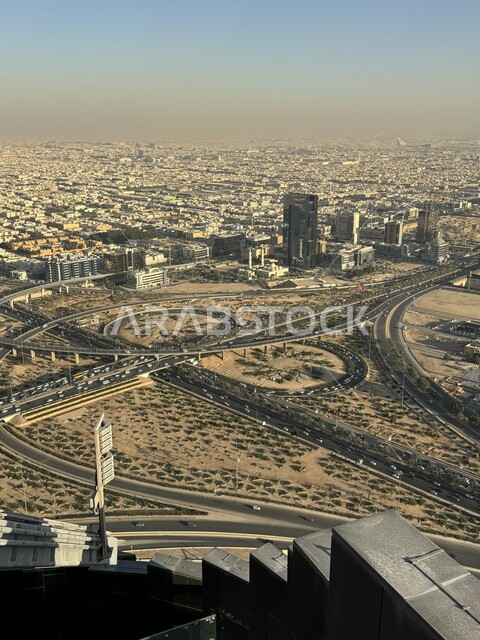  التطور والنمو العمراني المتميز، شبكة الطرق والمواصلات، الفن الهندسي المعماري للابراج وناطحات السحاب في مدينة الرياض في المملكة العربية السعودية في النهار, معالم سياحية مشهورة في السعودية