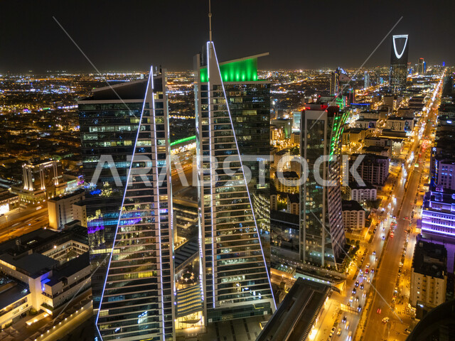 أبراج العليا المضاءة في الليل في مدينة الرياض, الفن الهندسي المعماري  للمنشآت وناطحات السحاب المشهورة في المملكة العربية السعودية، النمو والتقدم العمراني للمنشآت السكنية في العاصمة