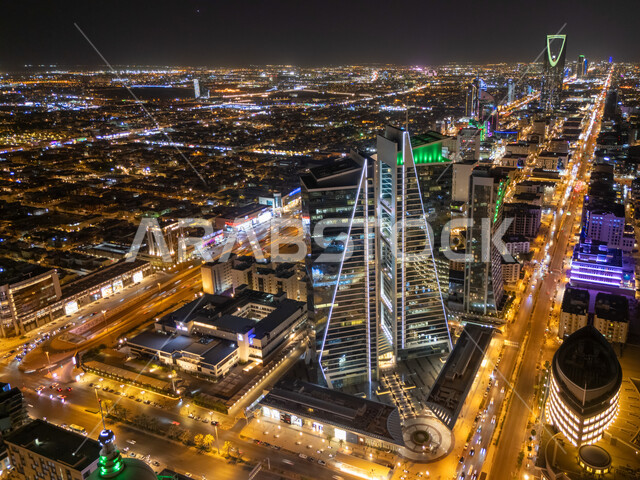 أبراج العليا المضاءة في الليل في مدينة الرياض, الفن الهندسي المعماري  للمنشآت وناطحات السحاب المشهورة في المملكة العربية السعودية، النمو والتقدم العمراني للمنشآت السكنية في العاصمة