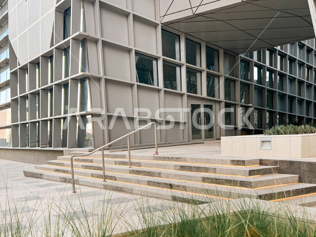 الأبراج والمنشآت المالية في مدينة الرياض، النمو والتطور العمراني في السعودية، الفن الهندسي المعماري للمباني وناطحات السحاب المشهورة في المملكة، ازدهار وتحقيق النهضة الاقتصادية والتجارية، مركز الملك عبد الله المالي (كافد) في النهار