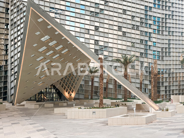 الأبراج والمنشآت المالية في مدينة الرياض، النمو والتطور العمراني في السعودية، الفن الهندسي المعماري للمباني وناطحات السحاب المشهورة في المملكة، ازدهار وتحقيق النهضة الاقتصادية والتجارية، مركز الملك عبد الله المالي (كافد) في النهار