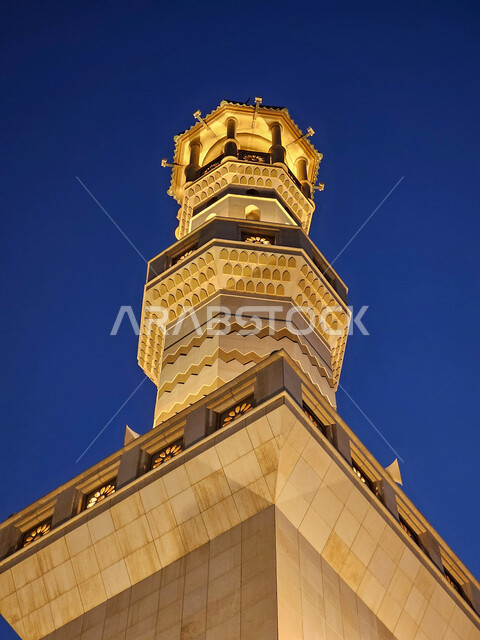 منارة مسجد قديم في الدرعية، الفن الهندسي المعماري لبناء المساجد على الطراز العربي الإسلامي, المعالم والأماكن الدينية الإسلامية المشهورة في المملكة العربية السعودية, مفهوم العبادة والتقرب إلى الله