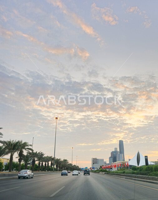حركة مرور السيارات السريعة في المملكة العربية السعودية، الفن الهندسي المعماري للطرق والشوارع المعبدة، طريق الدائري الشمالي في مدينة الرياض، مركز الملك عبد الله المالي (كافد)، الفن الهندسي المعماري للأبراج الاقتصادية وناطحات السحاب