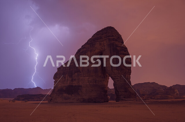  صخرة الفيل في المملكة العربية السعودية، الحضارات القديمة والمعالم التاريخية الأثرية، القمم والمرتفعات الجبلية، الأماكن والمناطق الصحراوية المشهورة، التشكيل و التكوين الصخري في مدينة العلا