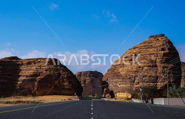 الطبيعة الصخرية للجبال في الصحراء, التضاريس والمرتفعات الجبلية في المناطق الصحراوية, المعالم الطبيعية السياحية في المملكة العربية السعودية، مكان سياحي طبيعي مشهور
