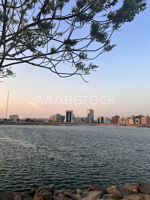 ساحل البحر الأحمر، إطلالة لواجهة جدة البحرية بالمملكة العربية السعودية، معلم جذب السياح من شتى أنحاء العالم، كورنيش جدة الجديد، أماكن ساحلية سياحية مشهورة في جدة