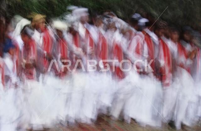 المهرجانات الشعبية والرقص بالسيوف والأهازيج في المناسبات والأعياد الوطنية، ارتداء ازياء العرضة النجدية، ذكرى اليوم الوطني السعودي في 23 سبتمبر، الاحتفال بيوم العلم 11 مارس