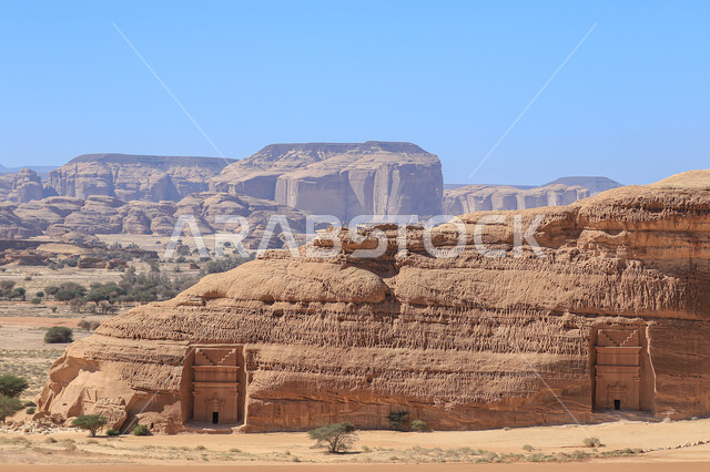 الطبيعة الصخرية للجبال في الصحراء, التضاريس والمرتفعات الجبلية في المناطق الصحراوية, المعالم الطبيعية السياحية في المملكة العربية السعودية، مكان سياحي طبيعي مشهور