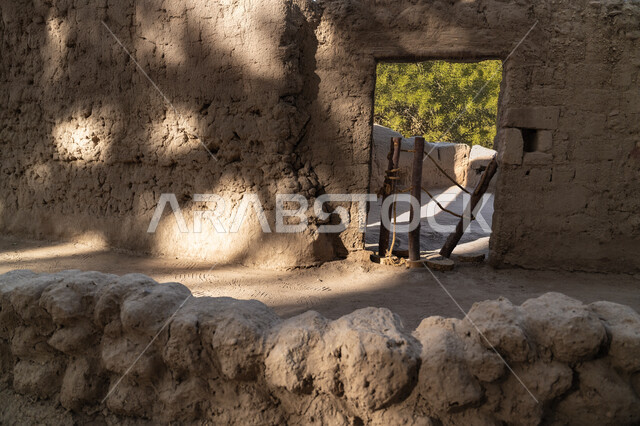 محمية طبيعية لزراعة أشجار النخيل, محاصيل زراعية ومنتجات محلية وطنية, موسم حصاد التمور, معالم محافظة العلا السياحية, المزراع والاراضي الزراعية في المملكة العربية السعودية, الطبيعة في القمم والمرتفعات الجبلية، المباني المبنية من الطين والطوب