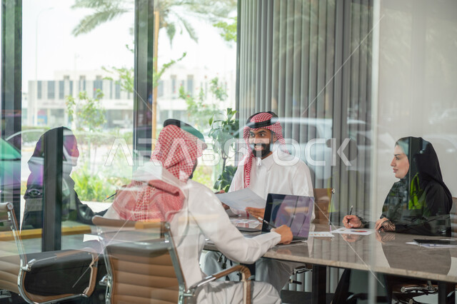 أدر علامتك التجارية على نطاق واسع.