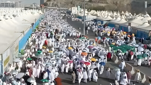 The concept of worship and drawing closer to God, pilgrims and Umrah performers in Mecca, performing Hajj rituals on the Day of Arafah, a destination for Muslims from all over the world, a sacred Islamic religious place and landmark in the Kingdom of Saudi Arabia