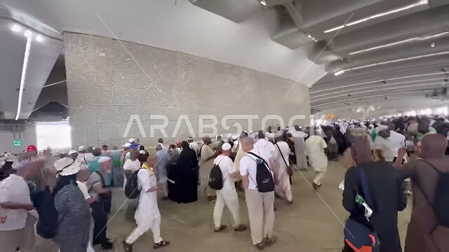 منطقة رمي الجمرات في مكة المكرمة, معالم إسلامية مشهورة, أجواء روحانية دينية, قدوم المسلمين من شتى أنحاء العالم إلى المملكة العربية السعودية لأداء مناسك الحج في شهر ذي الحجة, فضل وثواب الدعاء والتقرب إلى الله, اسلاميات وعبادة