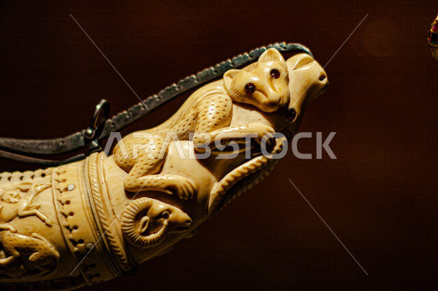  معروضات واثار داخل متحف الإسلامي للفنون في العاصمة القطرية الدوحة, أولى مشاريع متاحف دولة قطر، المؤسسات الرائدة في العالم للفن الإسلامي 