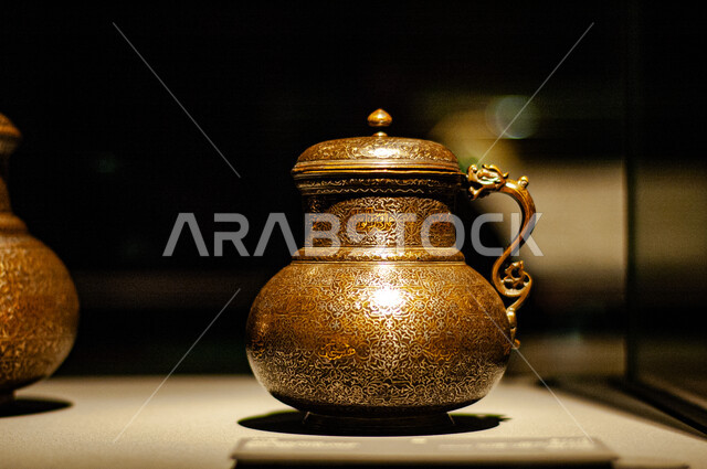  معروضات واثار داخل متحف الإسلامي للفنون في العاصمة القطرية الدوحة, أولى مشاريع متاحف دولة قطر، المؤسسات الرائدة في العالم للفن الإسلامي