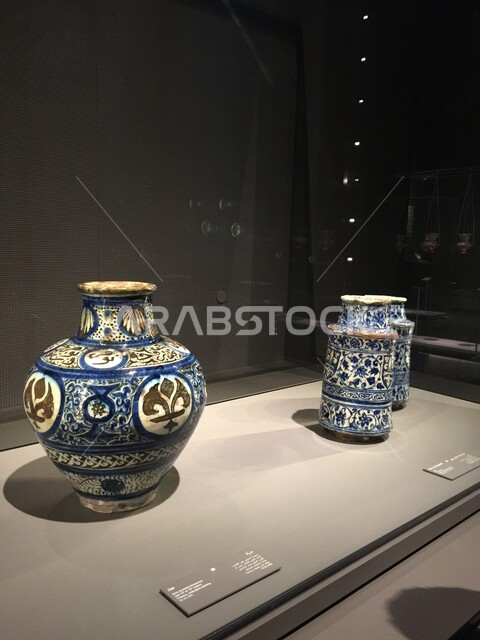  معروضات واثار داخل متحف الإسلامي للفنون في العاصمة القطرية الدوحة, أولى مشاريع متاحف دولة قطر، المؤسسات الرائدة في العالم للفن الإسلامي