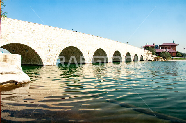  المباني والمنشآت المبنية على الطراز الحديث في مدينة الدوحة المطلة على الواجهه البحرية، النمو والتطور العمراني والتقدم الحضاري في دولة قطر، الفن الهندسي المعماري للجسر في ساحل الخليج العربي 