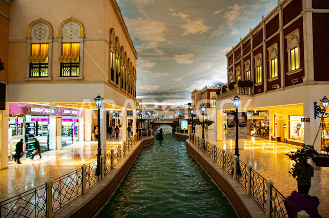 المباني والمنشآت المبنية على الطراز الحديث في مدينة الدوحة المطلة على الواجهه البحرية، النمو والتطور العمراني والتقدم الحضاري في دولة قطر، الفن الهندسي المعماري على ساحل الخليج العربي