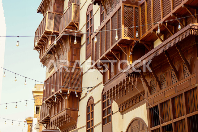 الرواشين القديمه في المدينة التاريخية في جدة، تصميم معماري عربي و إسلامي قديم، البيوت الأثرية في البلد التاريخي في جدة, أماكن سياحية تراثية شعبية في المملكة العربية السعودية، المعالم التاريخية في حي البلد