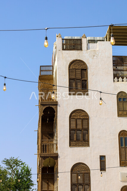 الرواشين القديمه في المدينة التاريخية في جدة، تصميم معماري عربي و إسلامي قديم، البيوت الأثرية في البلد التاريخي في جدة, أماكن سياحية تراثية شعبية في المملكة العربية السعودية، المعالم التاريخية في حي البلد