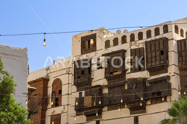الرواشين القديمه في المدينة التاريخية في جدة، تصميم معماري عربي و إسلامي قديم، البيوت الأثرية في البلد التاريخي في جدة, أماكن سياحية تراثية شعبية في المملكة العربية السعودية، المعالم التاريخية في حي البلد