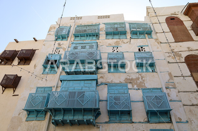 الرواشين القديمه في المدينة التاريخية في جدة، تصميم معماري عربي و إسلامي قديم، البيوت الأثرية في البلد التاريخي في جدة, أماكن سياحية تراثية شعبية في المملكة العربية السعودية، المعالم التاريخية في حي البلد