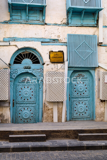 الرواشين القديمه في المدينة التاريخية في جدة، تصميم معماري عربي و إسلامي قديم، البيوت الأثرية في البلد التاريخي في جدة, أماكن سياحية تراثية شعبية في المملكة العربية السعودية، المعالم التاريخية في حي البلد