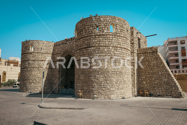 الفن الهندسي المعماري على الطراز القديم لبوابة جدة في منطقة البلد, الواجهة البحرية لمدينة جدة التاريخية, الأماكن والمناطق الأثرية التراثية، المعالم السياحية المشهورة في المملكة العربية السعودية