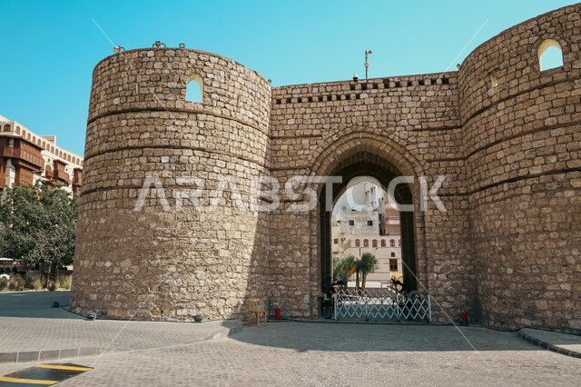 الفن الهندسي المعماري على الطراز القديم لبوابة جدة في منطقة البلد, الواجهة البحرية لمدينة جدة التاريخية, الأماكن والمناطق الأثرية التراثية، المعالم السياحية المشهورة في المملكة العربية السعودية