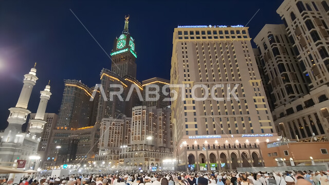 برج الساعه الملكي في المسجد الحرام، معالم دينية إسلامية مقدسة في مكة المكرمة في المملكة العربيه السعودية، الفن الهندسي المعماري للأبراج وناطحات السحاب المطلة على الحرم المكي الشريف