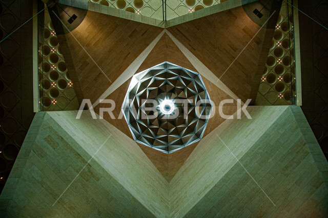  معروضات واثار داخل متحف الإسلامي للفنون في العاصمة القطرية الدوحة, أولى مشاريع متاحف دولة قطر، المؤسسات الرائدة في العالم للفن الإسلامي