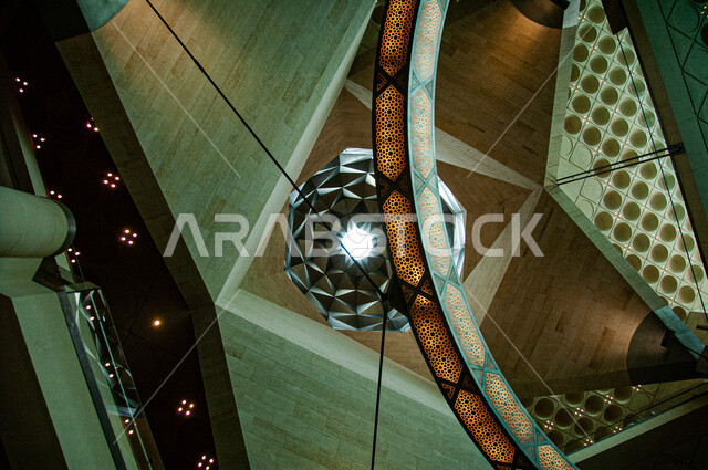  معروضات واثار داخل متحف الإسلامي للفنون في العاصمة القطرية الدوحة, أولى مشاريع متاحف دولة قطر، المؤسسات الرائدة في العالم للفن الإسلامي