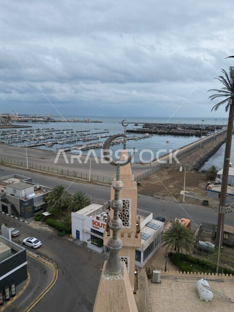 مسجد جازان في الكورنيش الشمالي بالمملكة العربية السعودية، الجلسات الخارجية الهادئة والممتعة، الواجهه البحرية على ساحل الخليج العربي للبحر الاحمر، أماكن سياحية للاستمتاع في مدينة جيزان