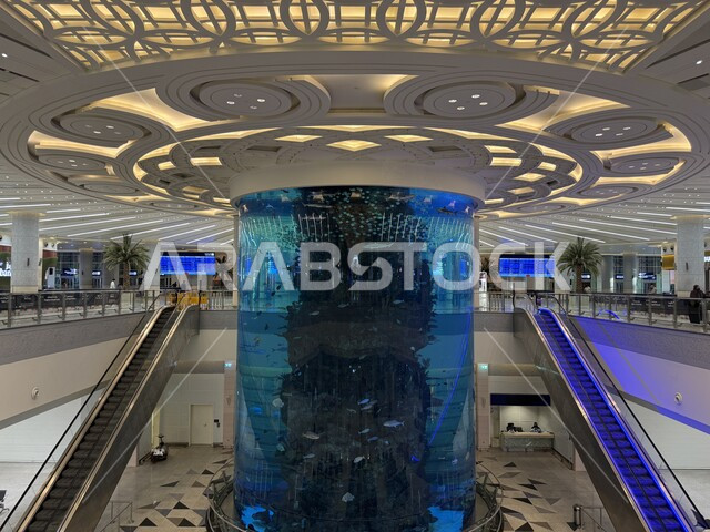  تقديم الخدمات الراقيه للمغادرين والقادمين في مطار الملك عبد العزيز، رحلات السفر الجويه ،الديكورات الداخليه والفن الهندسي المتميز لمطار جده الدولي في المملكة العربية السعودية, صالات استقبال المسافرين