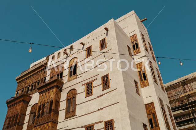 الرواشين القديمه في المدينة التاريخية في جدة، تصميم معماري عربي و إسلامي قديم، البيوت الأثرية في البلد التاريخي في جدة, أماكن سياحية تراثية شعبية في المملكة العربية السعودية، المعالم التاريخية في حي البلد