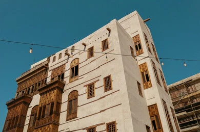 الرواشين القديمه في المدينة التاريخية في جدة، تصميم معماري عربي و إسلامي قديم، البيوت الأثرية في البلد التاريخي في جدة, أماكن سياحية تراثية شعبية في المملكة العربية السعودية، المعالم التاريخية في حي البلد