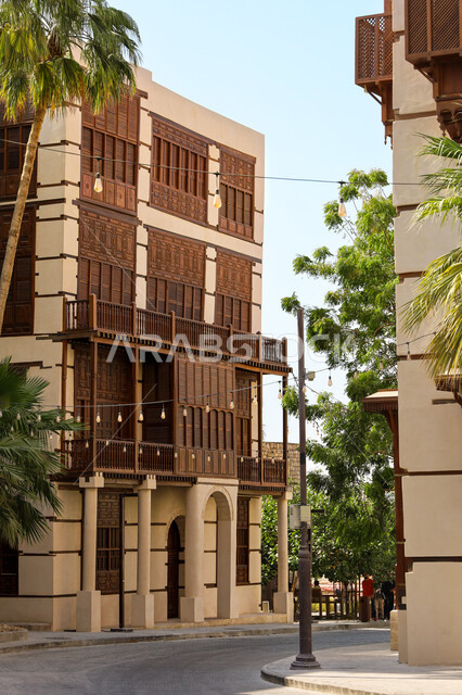 الرواشين القديمه في المدينة التاريخية في جدة، تصميم معماري عربي و إسلامي قديم، البيوت الأثرية في البلد التاريخي في جدة, أماكن سياحية تراثية شعبية في المملكة العربية السعودية، المعالم التاريخية في حي البلد