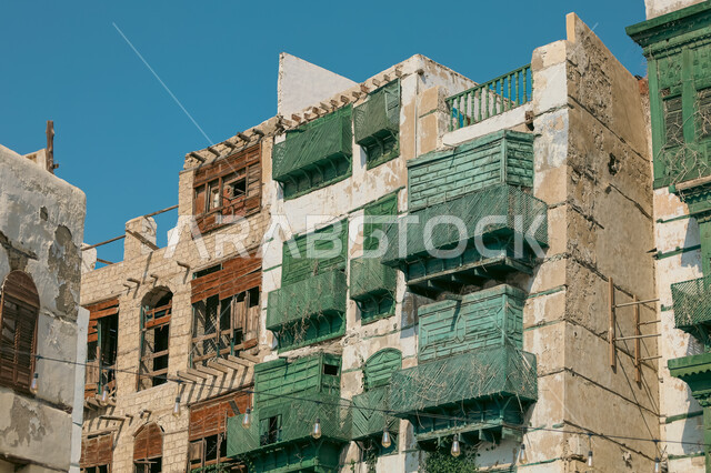 الرواشين القديمه في المدينة التاريخية في جدة، تصميم معماري عربي و إسلامي قديم، البيوت الأثرية في البلد التاريخي في جدة, أماكن سياحية تراثية شعبية في المملكة العربية السعودية، المعالم التاريخية في حي البلد