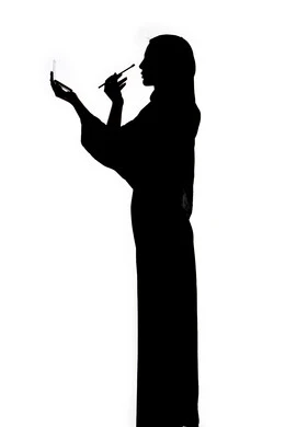 التسويق لمنتجات التجميل ، إستخدام إحدى أدوات التجميل ( فرشاة ظل العيون ) ،  صورة ظلية لمرأة عربية خليجية اماراتيه، الإهتمام بالجمال والمظهر الخارجي ، أدوات مكياج تتوريال ، خلفية بيضاء